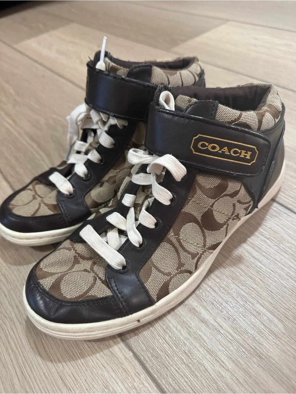 Coach Y2K all over print Zoey High Top Sneakers Sz 7 Distressed Trendy